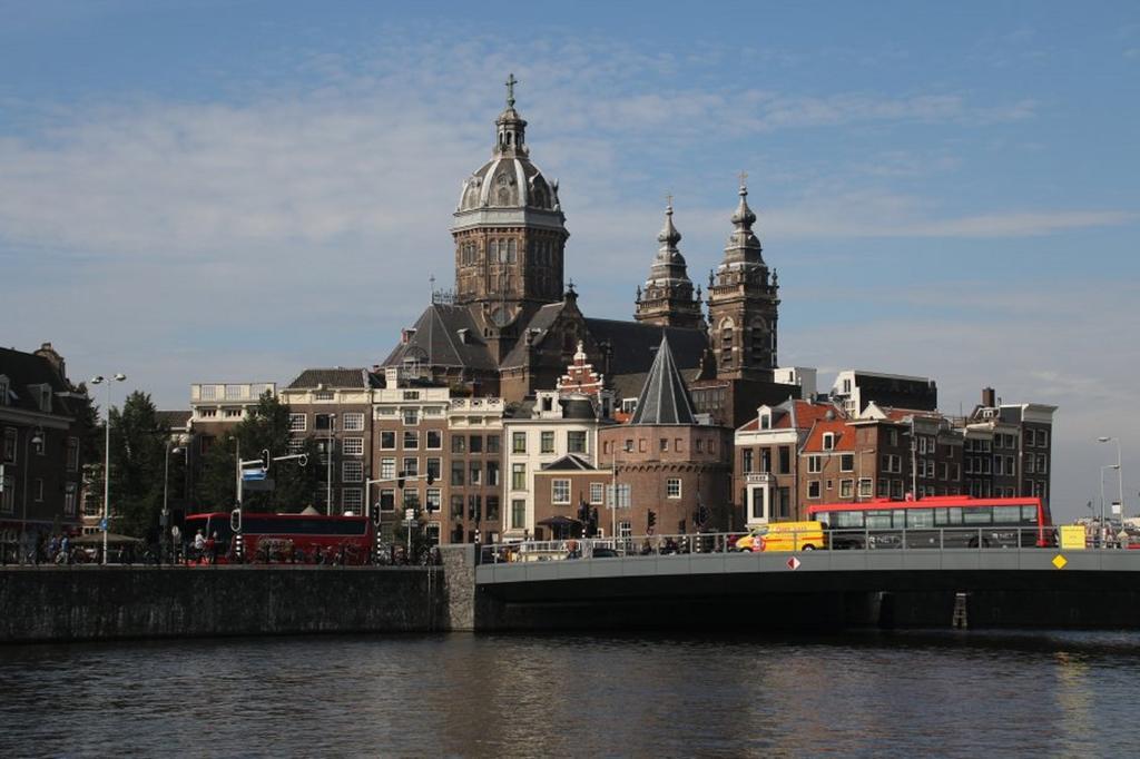 A304 Romantic Seaship In Top Center Amsterdam Bagian luar foto